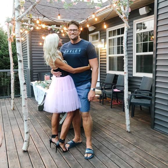 Meet your Posher, Sarah - Picture 1 of 1